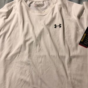 T-shirt under armour